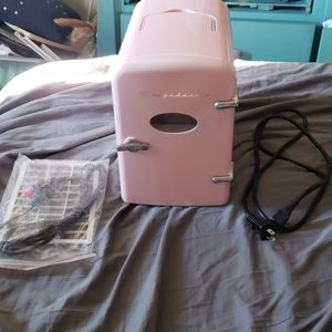 Frigidaire retro mini fridge
